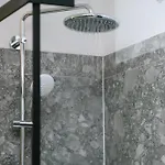 Capstay -
