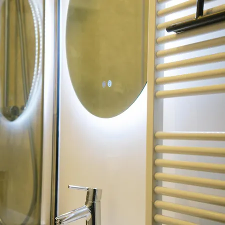 Capstay - * Charleroi