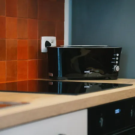 Capstay - * Charleroi